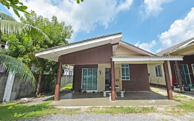 Oyo 90596 Casaria Inn