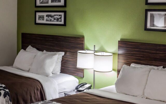 Garner Hotel Topeka West, by IHG