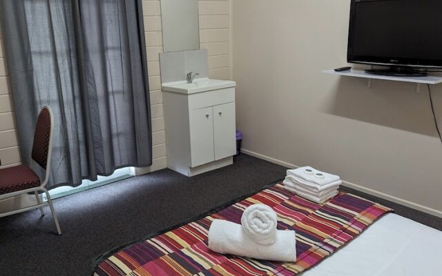 Grand Central Hotel Proserpine