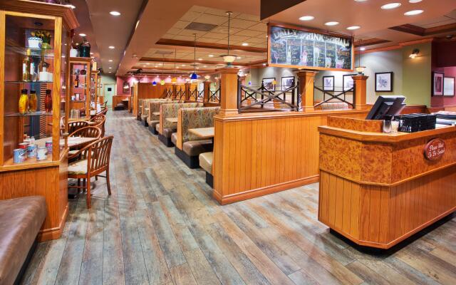 Holiday Inn Hotel & Suites North Vancouver by IHG