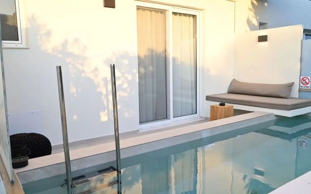 Rhotheon Suites in Ialysos Rhodes