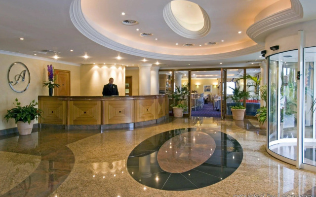 Отель B&B Hotel London Heathrow