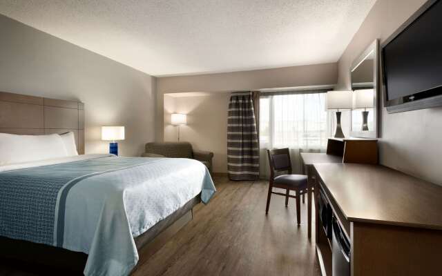 Travelodge by Wyndham Saskatoon