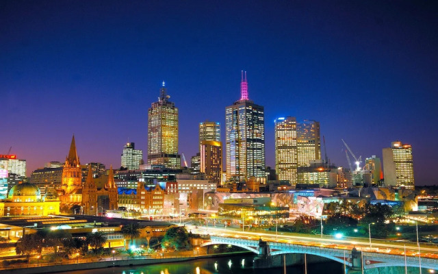 Mega Style Apartments The International