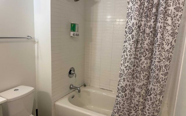 Great Value 1 Bedroom Apartment! Fast Wifi!