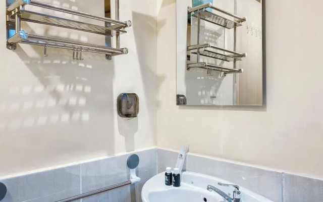 Best Deal And Restful 2Br Meikarta Apartment