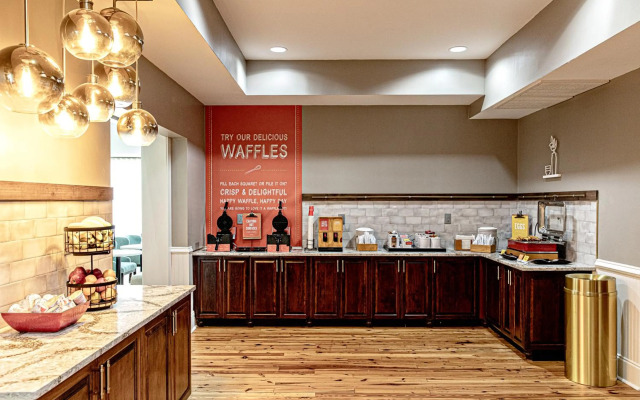 Hampton Inn & Suites Charleston/West Ashley