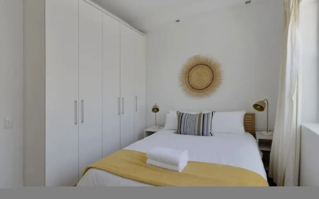 Modern 2-bed Green Point Haven Stylish Central