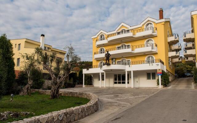 Hotel Crnogorska Kuća