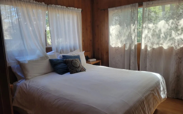 Sleepy Hollow Cabins and Hotel