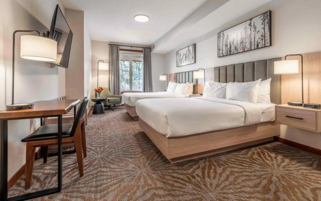 Blackstone Mountain Lodge by CLIQUE