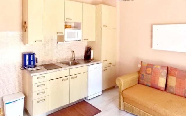 House With one Bedroom in Huelva, Nuevo Portil, With Shared Pool, Enclosed Garden and Wifi Near the Beach