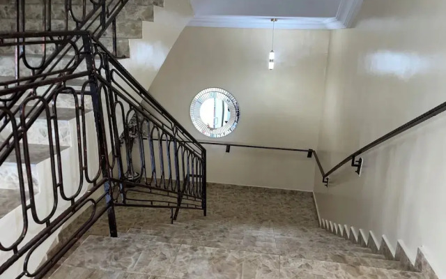 Aaron's Place Luxury Apartments & Rooms