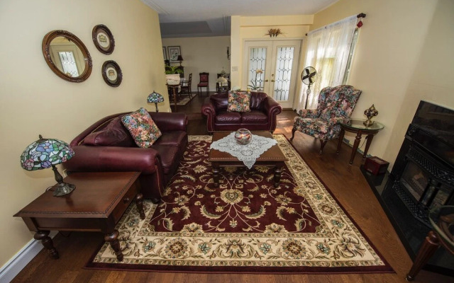 Moonstone Manor Bed & Breakfast