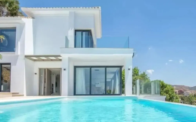 Sunrise Villa Marbella by Lodgerstrip
