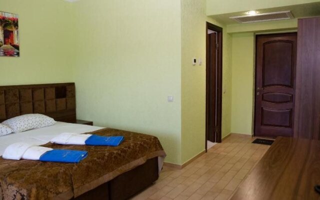 Hotel Aqua Villa