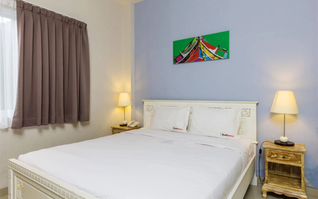 RedDoorz Plus @ Gunung Salak Street