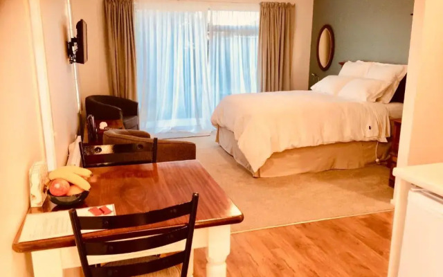 Art Glass Studio (Adults Only)