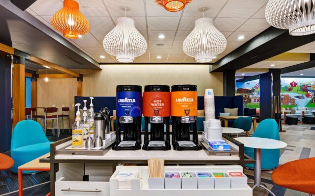 Tru by Hilton Richmond