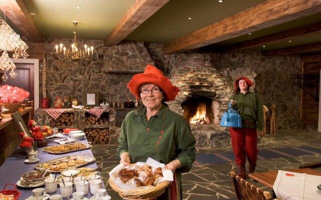 Elves Village Hotel