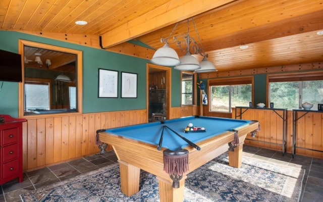 Cougar Rd - Cougar Lodge