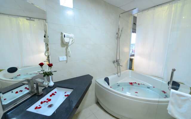 Blue Hanoi Inn Luxury Hotel