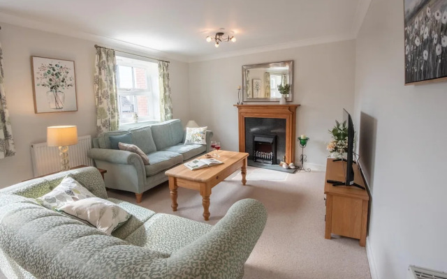 Modern 2-Bed Flat In Tavistock Centre