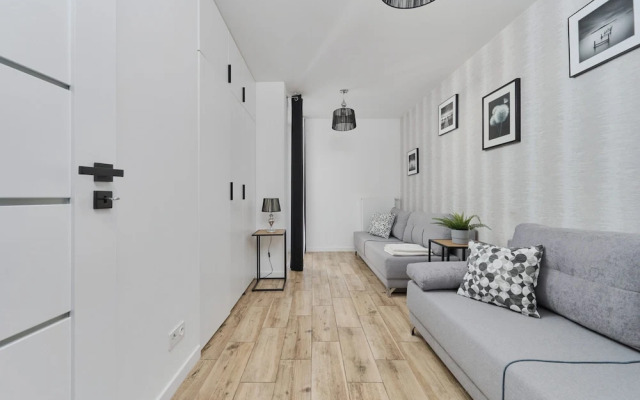 Stylish & Spacious Apartment by Renters