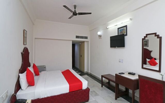 Collection O 29566 Hotel Mid Town