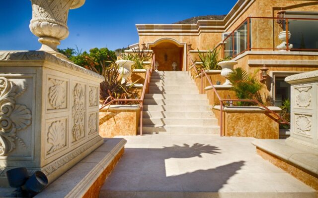 Malibu Venetian Luxurious Villa