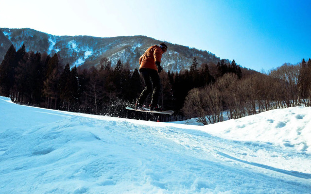 Red Door Lodge Hakuba