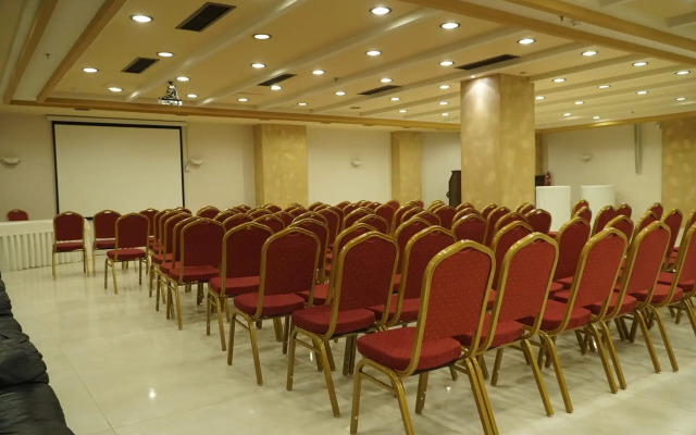 Cactus Royal Resort & Spa