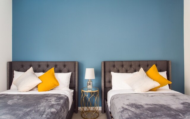 New Downtown LA Luxury Jr. Penthouse