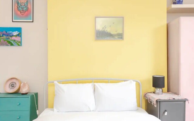 Cheerful 1 Bedroom Apartment in Vibrant Maida Vale