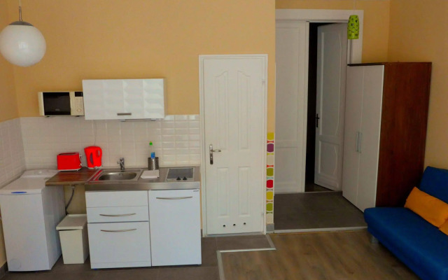 Amber Terrace Studio