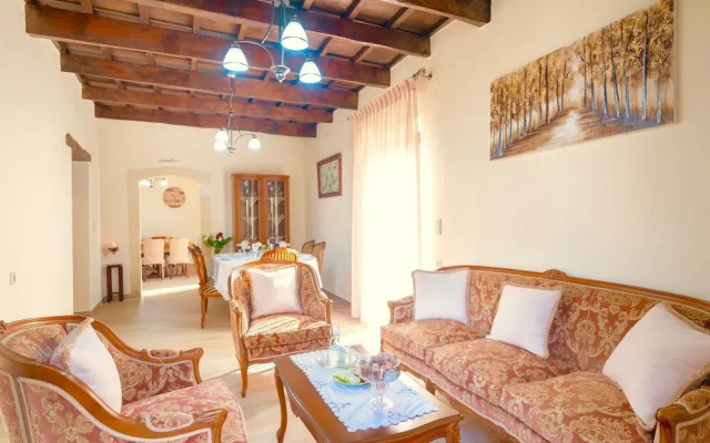 Lucas Village House with private pool
