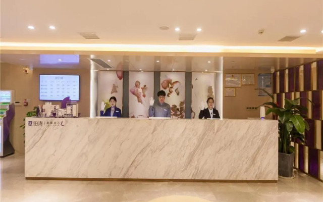 Lavande Hotels Wuhan Guanggu Yangjiawan Metro Station