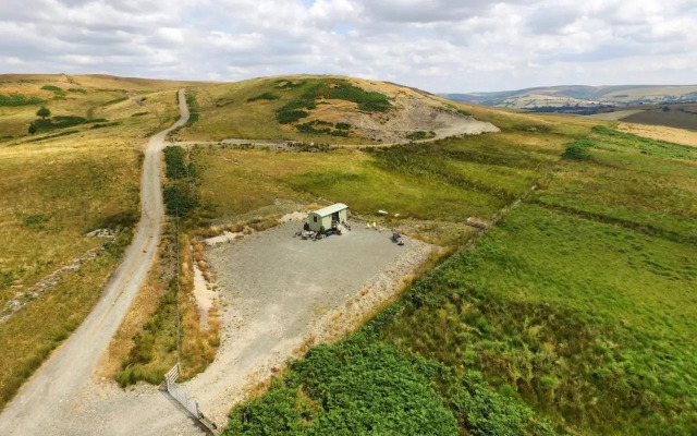 Upper Gilwern Quarry Hut