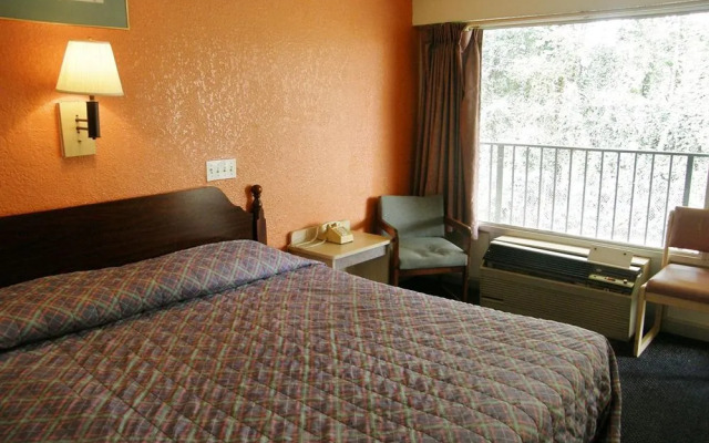 The Economy Inn - Wesley Chapel