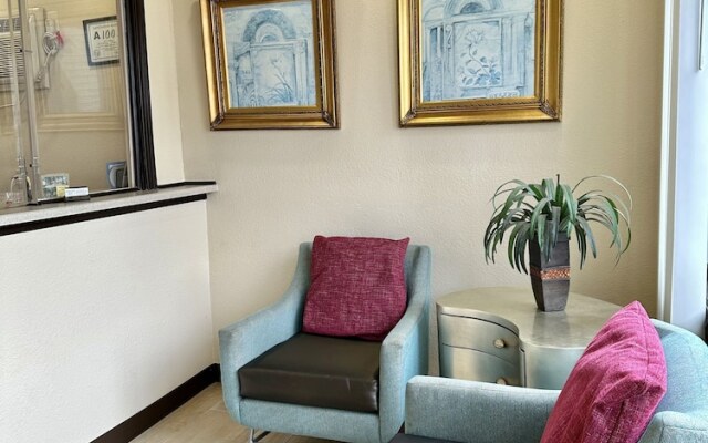 Whistling Pines - Daily & Extended Stay, Elizabeth City