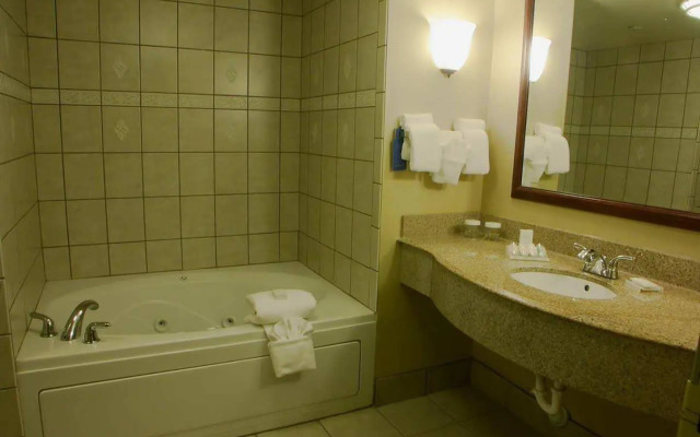 Four Points by Sheraton Fayetteville Fort Bragg