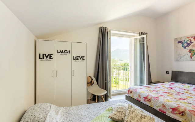 Rural apartment in Matelica with shared pool