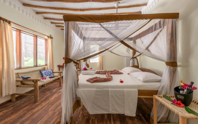 Hakuna Majiwe Beach Lodge