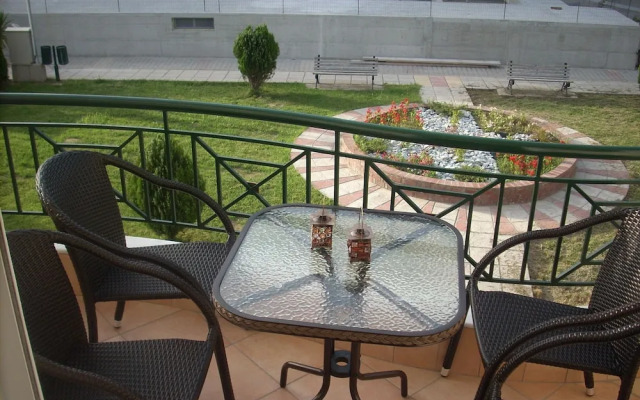 Irida Apartments