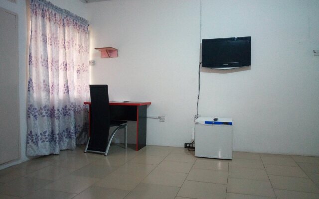Red Clover Hotel