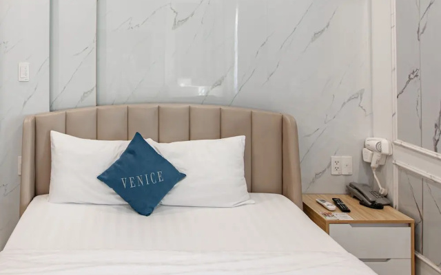Venice 1 Hotel by ZUZU