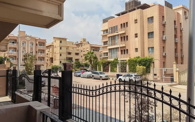 Roadhouse New Cairo Residence