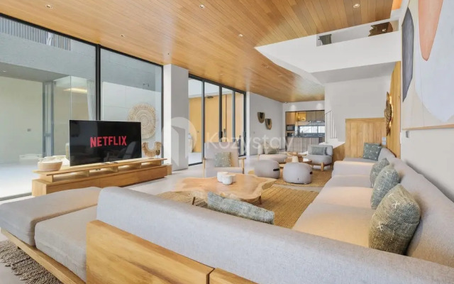 Dago Escape Villa by Kozystay - Bandung