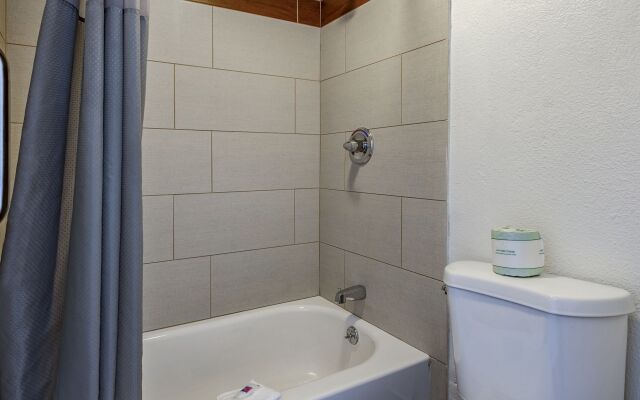 Days Inn by Wyndham Cincinnati I-71