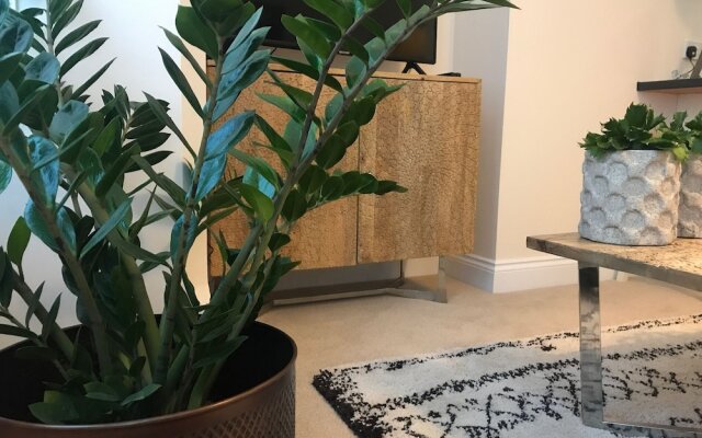 Stracey Road Apartment